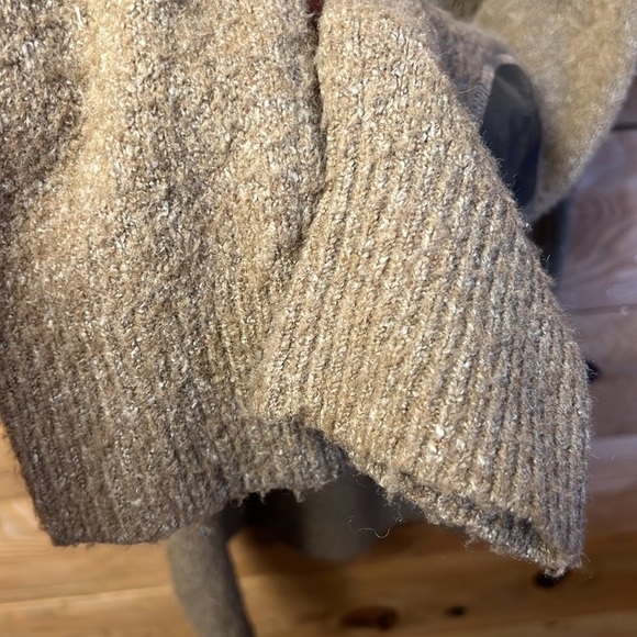 BCBG Maxazria Brown Knit Long Sleeve Button Down Cardigan Sweater Women M VINTGE - Picture 10 of 10